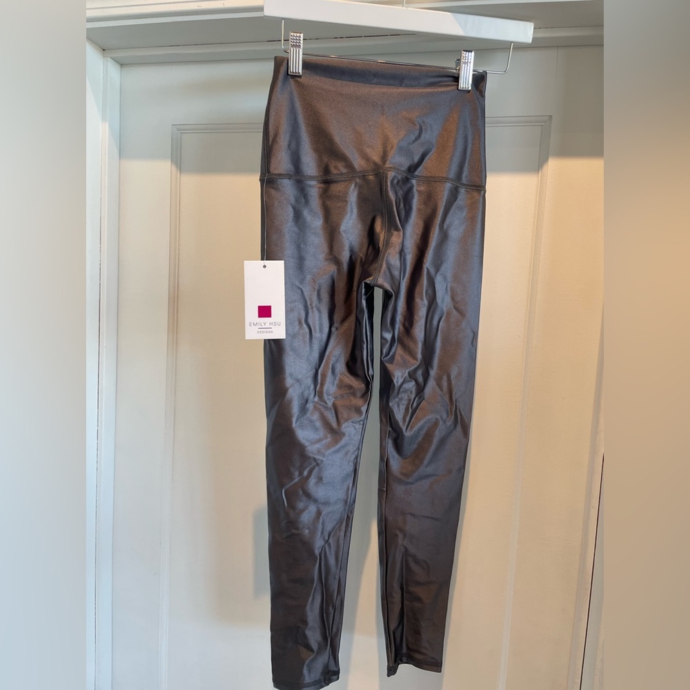 NWT Small 7/8 Emily Hsu Pure Barre Branded Steel Gray Lacquer Legging - Picture 2 of 3